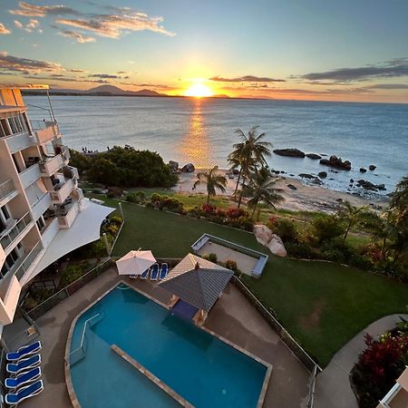 Coral Cove Apartments - Absolute Beachfront Resort Bowen Exterior foto