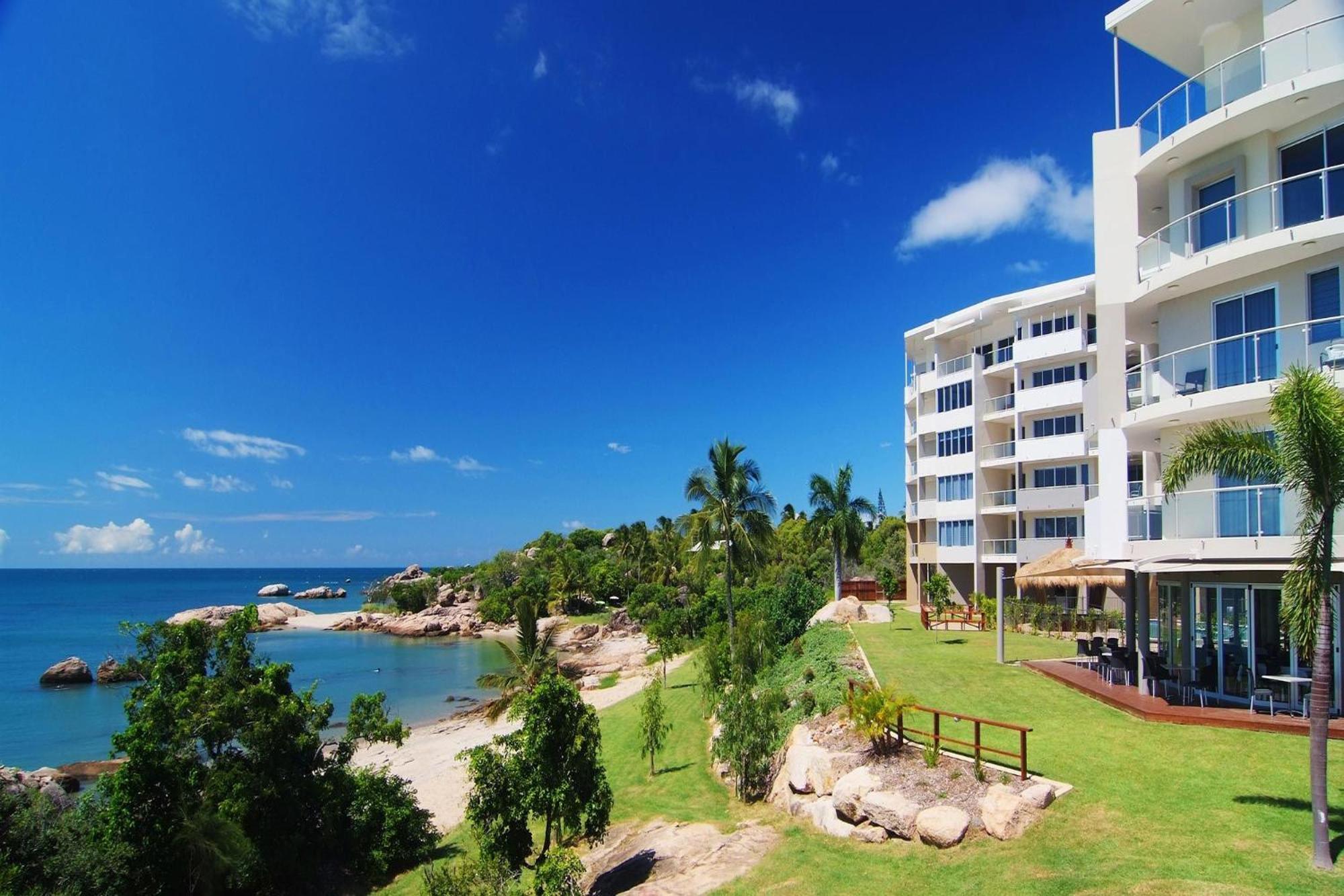 Coral Cove Apartments - Absolute Beachfront Resort Bowen Exterior foto