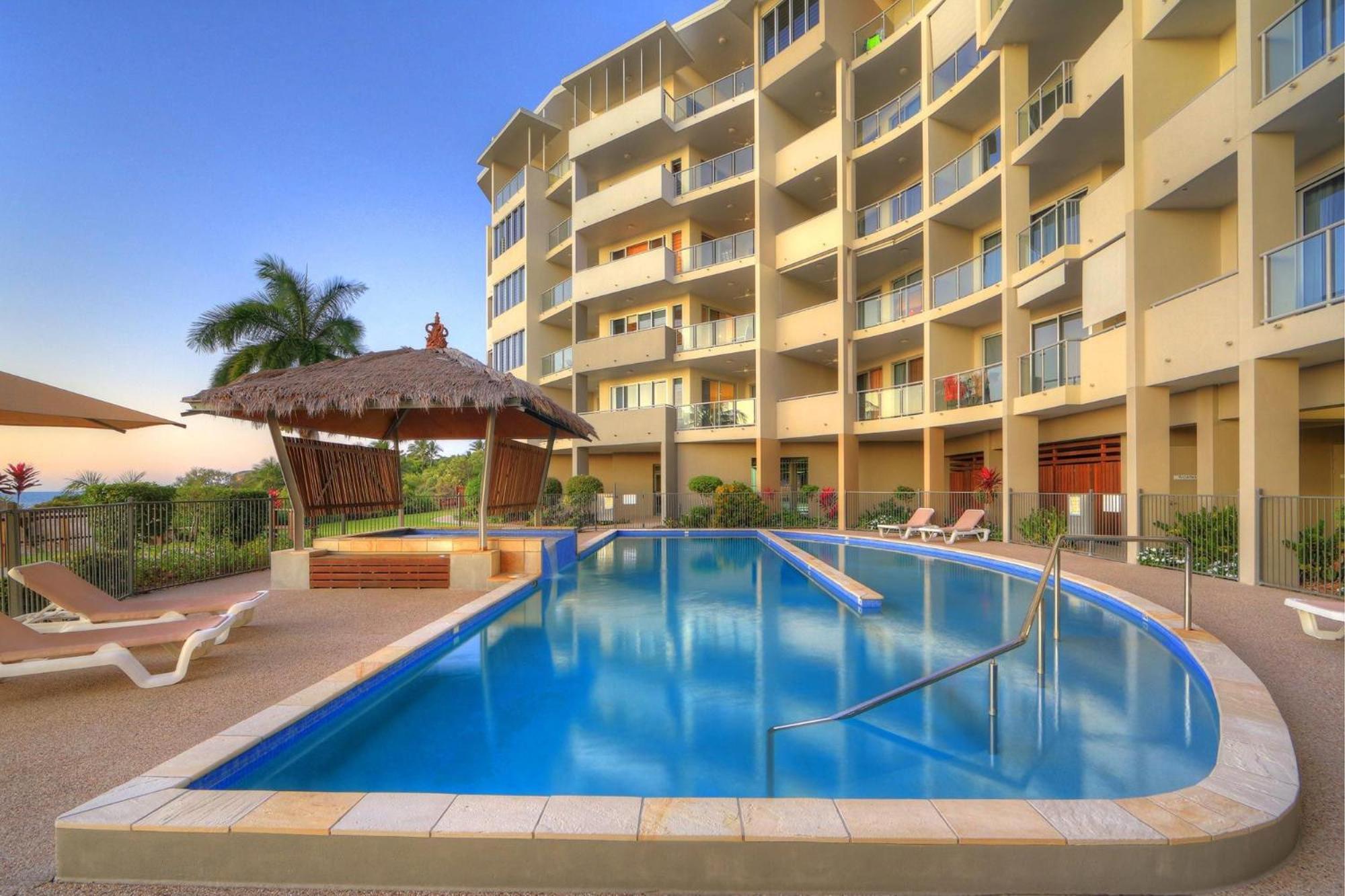 Coral Cove Apartments - Absolute Beachfront Resort Bowen Exterior foto